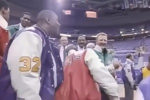 NBA歷史50大巨星活動現(xiàn)場 喬丹自覺走到C位~有趣的互動